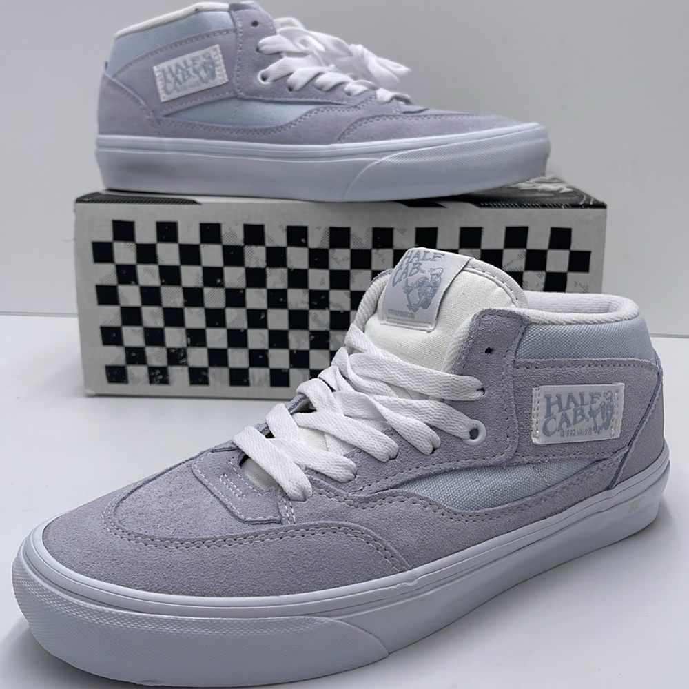 Vans WMNS Skate Half Cab
Light Blue/White
VN0A5KYABGX Sneakers - Picture 15 of 16